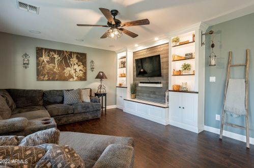 2015 Lindrick Dr, Gilbert AZ 85298-7421 exterior