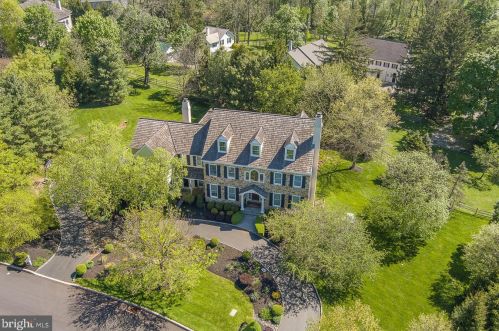 315 Blackburn Dr, Berwyn PA  19312-2801 exterior