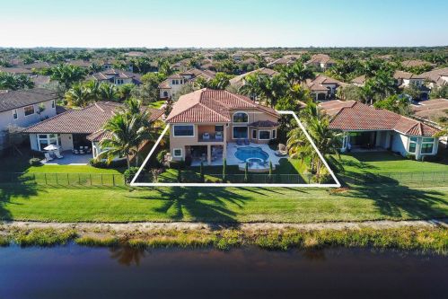 8373 Hawks Gully Ave, Delray Beach, FL 33446-9675