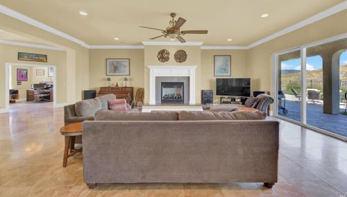 3959 Skyhawk Ln, Vacaville CA  95688-9516 exterior