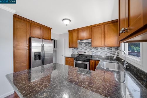 9003 B St, Oakland CA 94603-1435 exterior