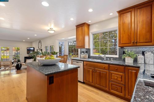 300 Camaritas Way, Danville CA  94526-5439 exterior