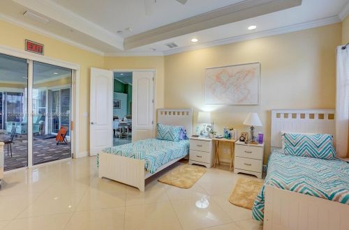 160 Saratoga Ave, Fort Pierce FL  34953-5974 exterior