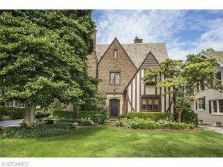 1050 Homewood Dr, Cleveland, OH 44107-1420