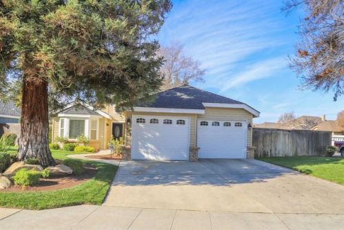 604 Pintail Cir, Fresno, CA 93730-1266