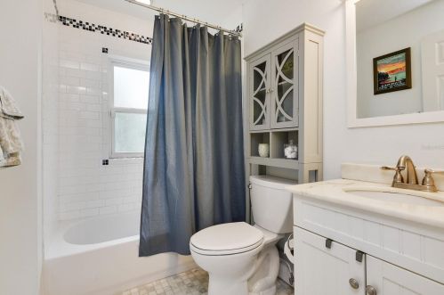 1613 Crystal Lake Ave, Orlando FL  32806-4823 exterior