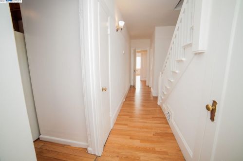 1057 76, Oakland CA 94605-2807 exterior