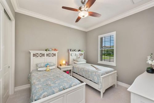 6653 Costa Cir, Naples FL 34113-1703 exterior