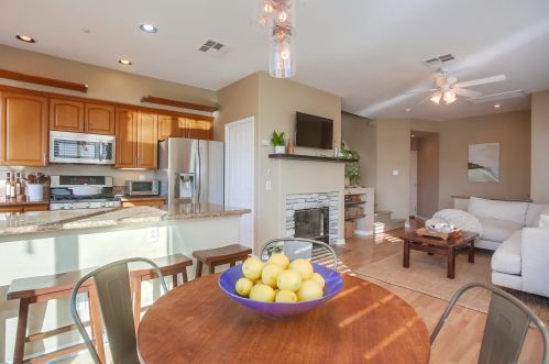 382 Carmel Creeper Pl, Encinitas CA  92024-7704 exterior