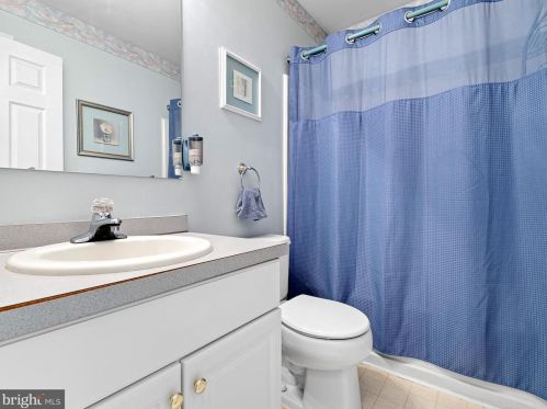 22 Nicole Ct, New Castle DE  19720-3760 exterior