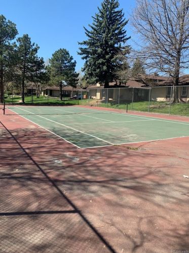 3826 Fraser St, Denver CO 80014-4022 exterior