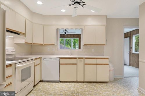 2016 Kynwyd Rd, Wilmington DE  19810-3844 exterior