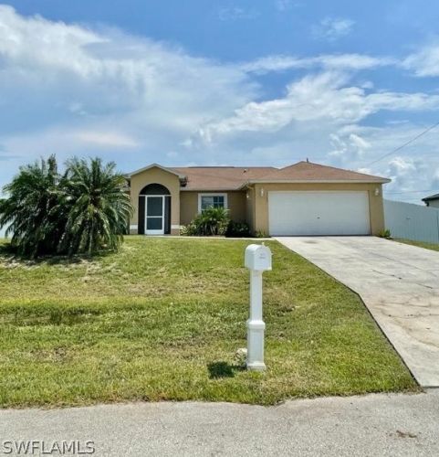 1134 15th St, Cape Coral, FL 33909-0702