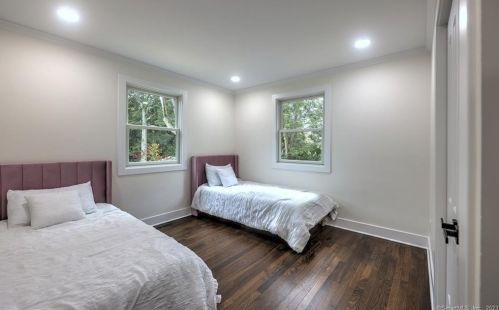 22 Leffert Rd, Bridgeport CT  06611-4950 exterior