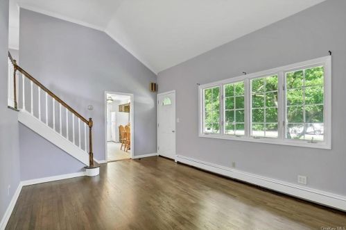 2780 Denby Dr, Yorktown Hgts NY  10598-3016 exterior