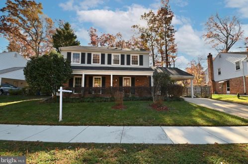 6153 Roxbury Ave, Springfield VA  22152-1625 exterior