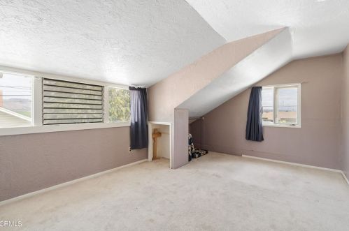 4973 Strickland Dr, Oxnard CA  93036-1052 exterior