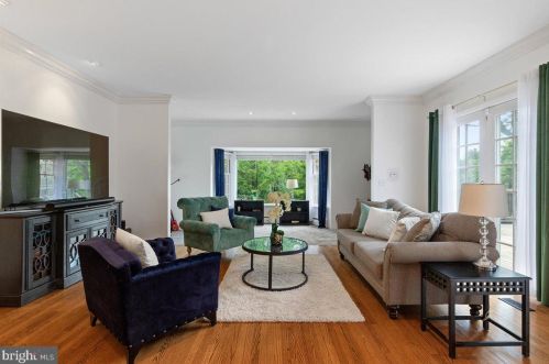 213 Constitution Dr, Princeton NJ  08540-6711 exterior