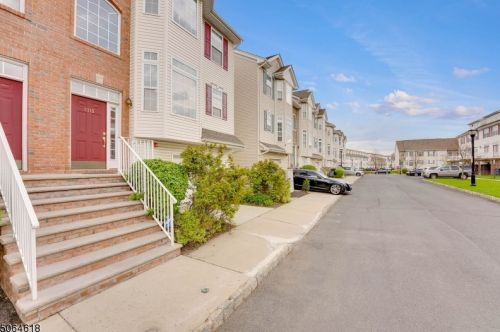 1318 Danchetz Ct, Rahway NJ  07065-5090 exterior