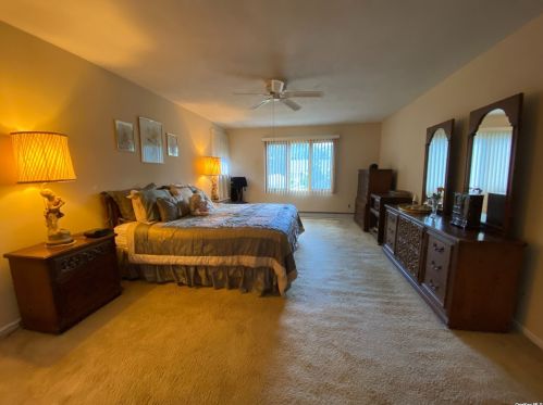 18 Stonehurst Ln, Huntington Station NY  11746-7932 exterior