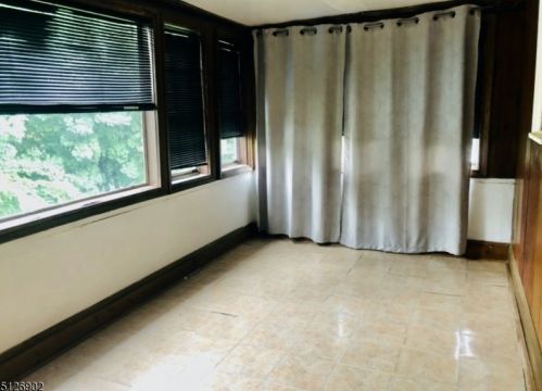 1065 Jaques Ave, Rahway NJ 07065-3927 exterior