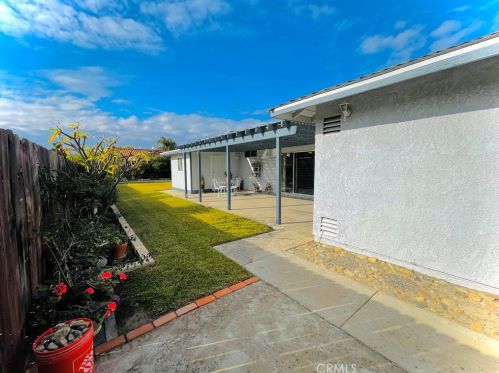 686 Wisteria Ave, Rialto CA  92376 exterior
