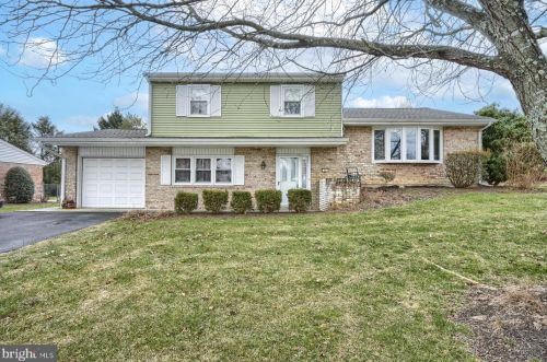 11 Laurel Dr, Navy Sup Dpt, PA 17055-5536