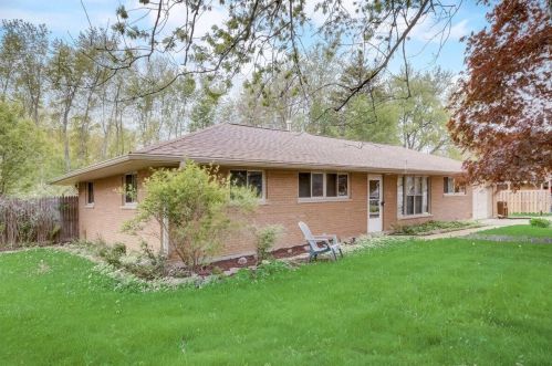 12130 44th Ave, Kenosha, WI 53158-3906