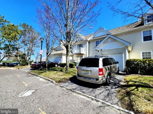 19 Lighthouse Ct, Atlantic City, NJ 08401-2813