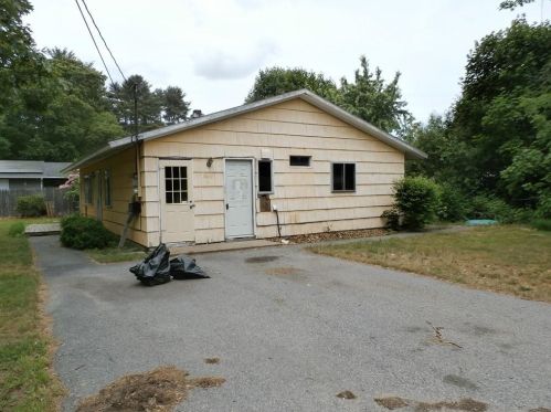 30 Paige Dr, Coventry, RI 02816-8931