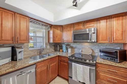 1420 28th Ave, Boynton Beach, FL 33426-8008