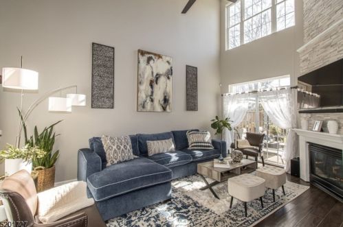 4 Stevens Ln, Martinsville NJ  08836-2249 exterior