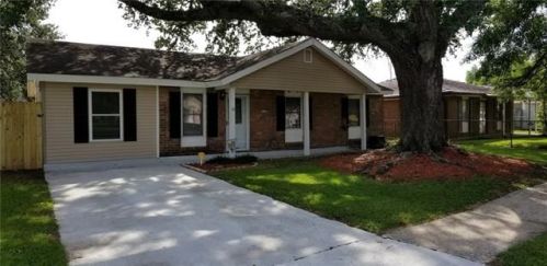 18 Davenport St, Westwego, LA 70094-2161