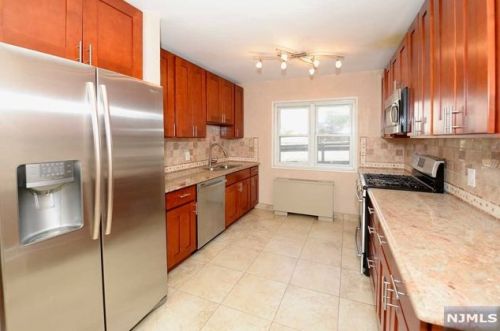 81 Grand Ave, Englewood, NJ 07631-3530