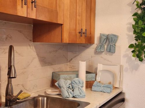 10822 Palmetto St, Riverview FL  33569-5173 exterior