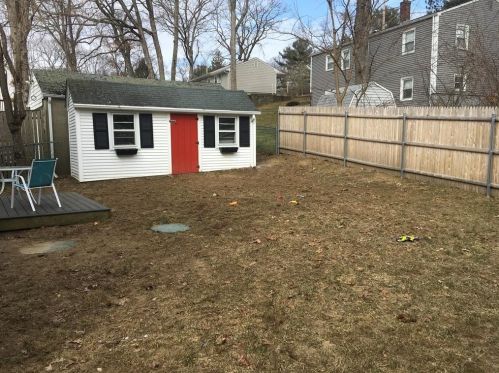 17 Pne Ave, Coventry RI 02816-5929 exterior