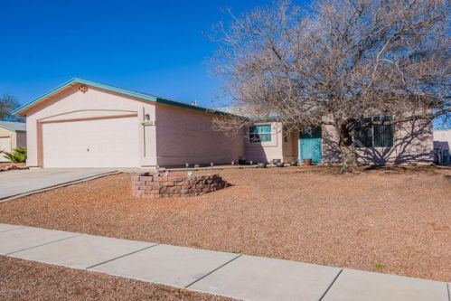8981 Mayberry Dr, Tucson, AZ 85730-5757