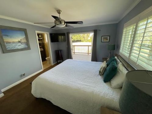 300 Alta Vista Dr, South San Francisco CA  94080-5662 exterior