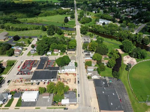 526 Franklin St, West Bend WI 53090-9551 exterior