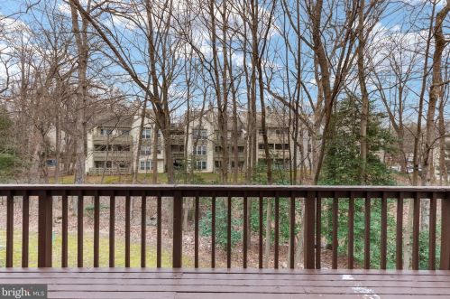 2271 Wheelwright Ct, Herndon VA  20191-2337 exterior