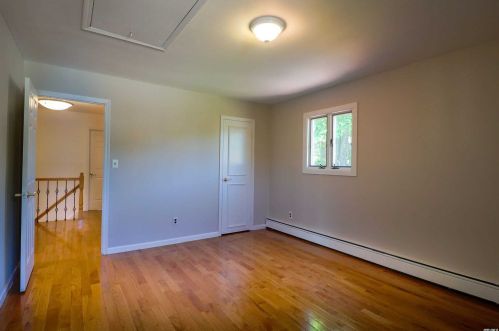 32 Maryland St, Huntington Station NY 11746-6945 exterior