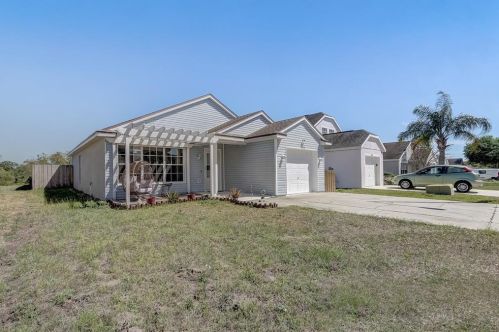 3324 Huntwicke Blvd, Davenport FL  33837-8297 exterior