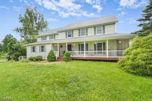 51 Kennedy Rd, Andover, NJ 07821-2309