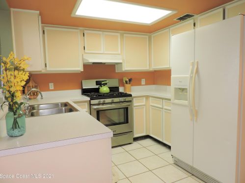 1570 Yorktown Ave, Titusville FL  32796-1532 exterior