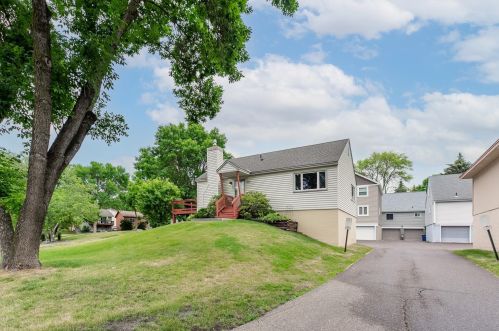 3512 Pilgrim Ln, Minneapolis, MN 55441-2468