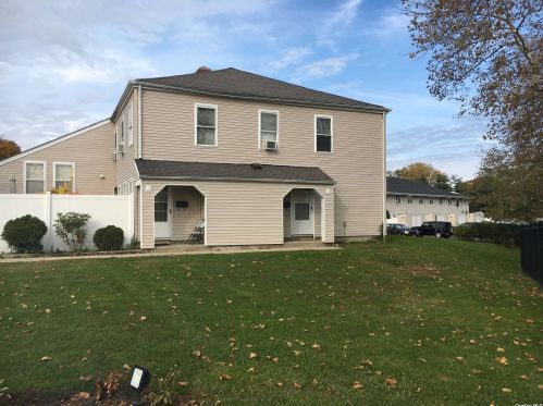 320 Lowndes Ave, Huntington Station, NY 11746-1225