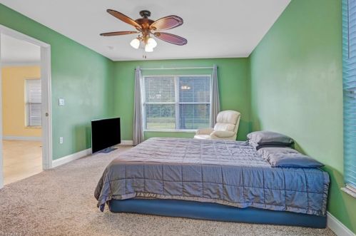 1118 Alaska Ave, Lehigh Acres FL 33971-6460 exterior