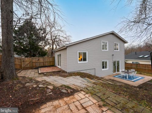 9063 Andromeda Dr, Springfield VA  22015-3509 exterior