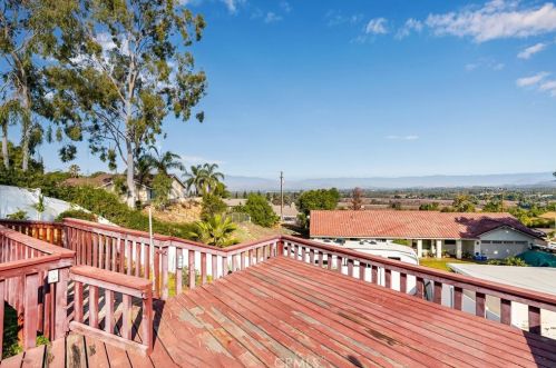 14218 El Mesa Dr, Riverside CA  92503-7206 exterior