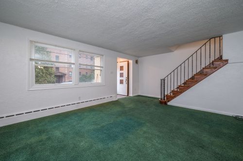 305 Greenlee Rd, Pittsburgh, PA 15227-2321